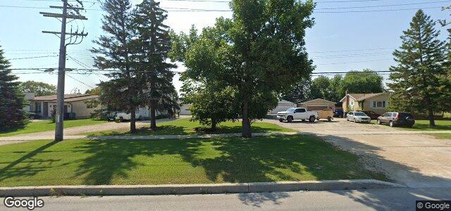 Larawan ng 1074 Pandora Avenue W sa Winnipeg, Manitoba