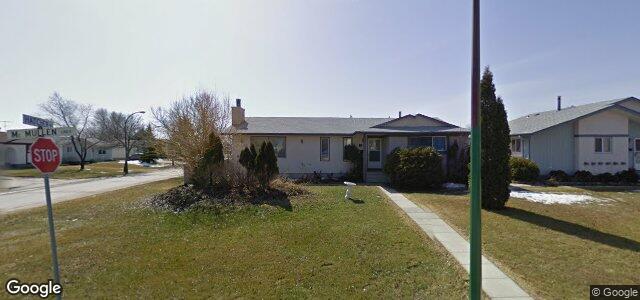 Larawan ng 2 Mcmullen Crescent sa Winnipeg, Manitoba