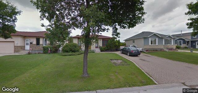 Larawan ng 35 Cedargrove Crescent sa Winnipeg, Manitoba
