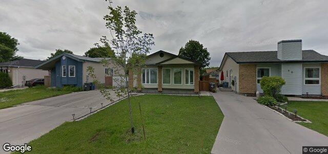 Larawan ng 70 Sims Crescent sa Winnipeg, Manitoba