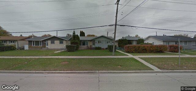 Photo of 820 Pandora Avenue W in Winnipeg, Manitoba