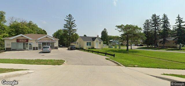 Larawan ng 2124 Pembina Highway sa Winnipeg, Manitoba