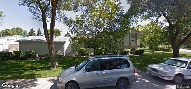 Larawan ng 30 Pike Crescent sa Winnipeg, Manitoba