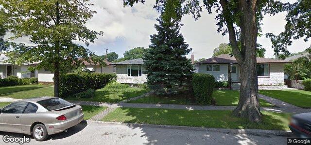 Larawan ng 627 Prince Rupert Avenue sa Winnipeg, Manitoba