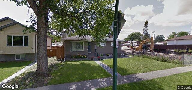Larawan ng 698 Prince Rupert Avenue sa Winnipeg, Manitoba