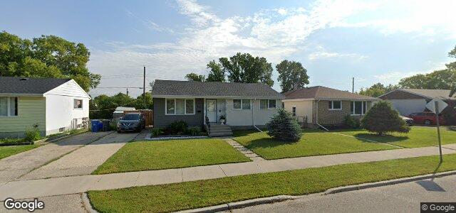 Larawan ng 745 Robin Hood Crescent sa Winnipeg, Manitoba