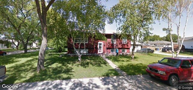 Larawan ng 76 Pike Crescent sa Winnipeg, Manitoba