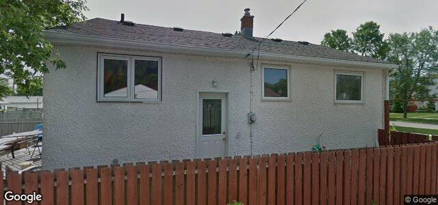 Larawan ng 209 Neil Avenue sa Winnipeg, Manitoba
