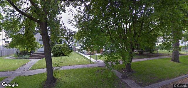Larawan ng 376 Melbourne Avenue sa Winnipeg, Manitoba