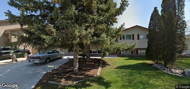 Larawan ng 15 Pine Bluff Road sa Winnipeg, Manitoba