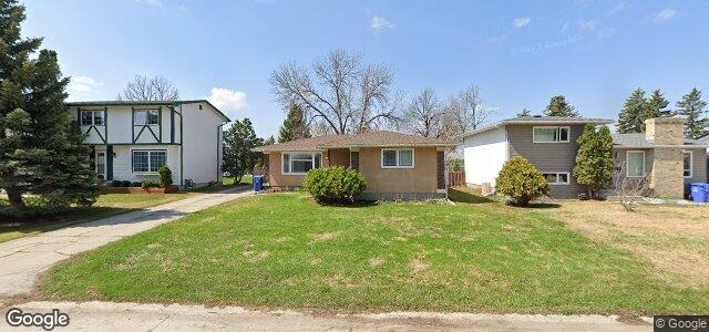 Larawan ng 18 Pine Bluff Road sa Winnipeg, Manitoba