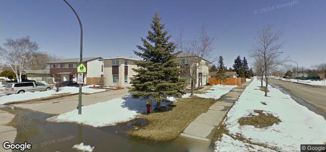 Larawan ng 2 Bluewater Crescent sa Winnipeg, Manitoba