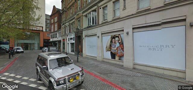 Larawan ng 2 Bromton Road sa Winnipeg, Manitoba