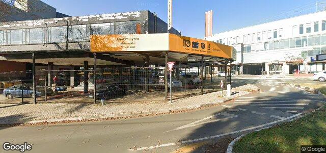 Larawan ng 30 Gleneagles Road sa Winnipeg, Manitoba