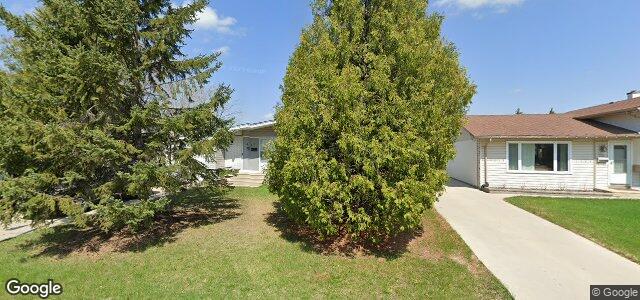 Larawan ng 49 Pine Bluff Road sa Winnipeg, Manitoba