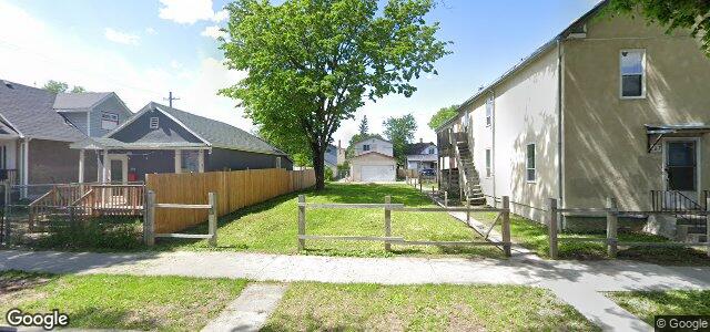 Larawan ng 131 Hallet Street sa Winnipeg, Manitoba