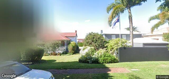 Larawan ng 15 Sutherland Avenue sa Winnipeg, Manitoba