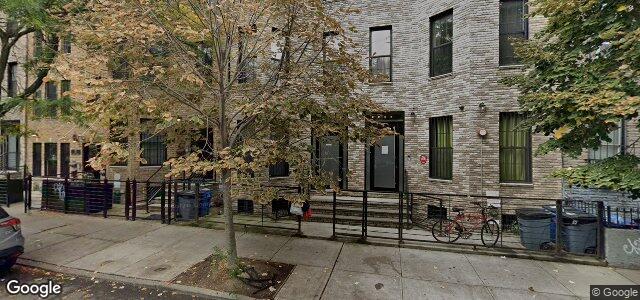 Larawan ng 71 Grove Street sa Winnipeg, Manitoba