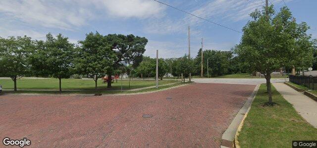 Larawan ng 203 Oak Street sa Winnipeg, Manitoba