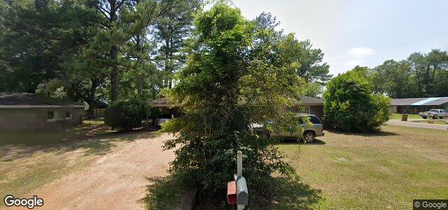 Photo of 221 Montrose Street in Winnipeg, Manitoba