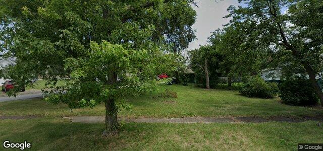 Larawan ng 244 Oak Street sa Winnipeg, Manitoba