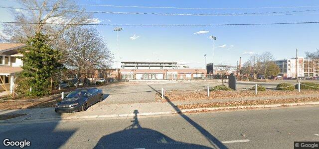 Larawan ng 302 Lindsay Street sa Winnipeg, Manitoba