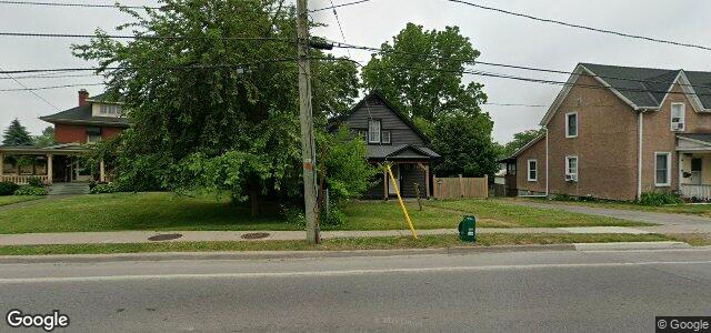 Photo of 302 Queenston Street in Winnipeg, Manitoba