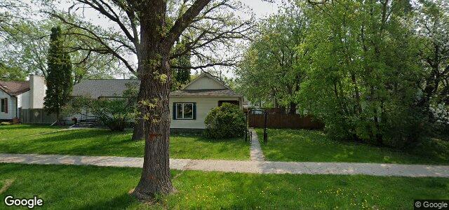 Photo of 384 Lindsay Street in Winnipeg, Manitoba