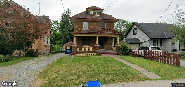 Photo of 406 Queenston Street in Winnipeg, Manitoba