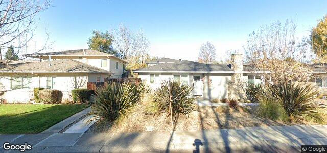 Photo of 452 Waverley Street in Winnipeg, Manitoba