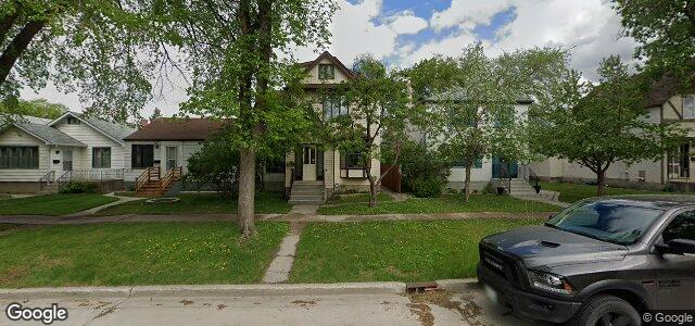 Larawan ng 327 Dumoulin Street sa Winnipeg, Manitoba