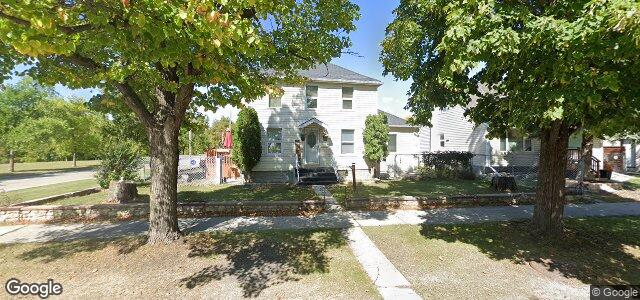 Larawan ng 421 Dumoulin Street sa Winnipeg, Manitoba