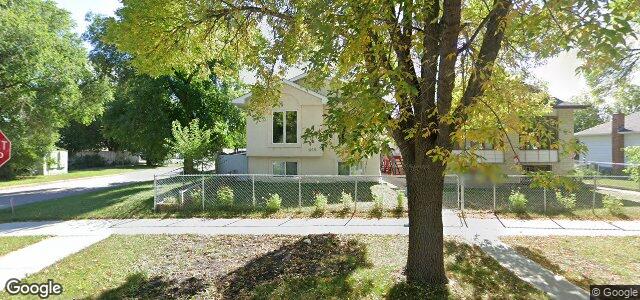 Larawan ng 444 Dumoulin Street sa Winnipeg, Manitoba