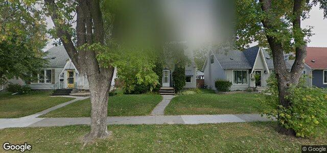 Larawan ng 100 Braemar Avenue sa Winnipeg, Manitoba