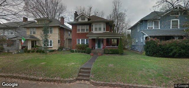 Larawan ng 100 Hillcrest Avenue sa Winnipeg, Manitoba