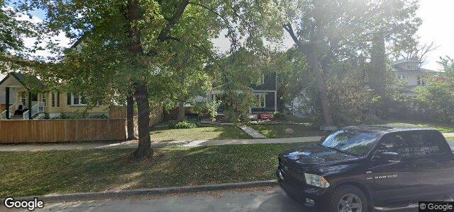 Larawan ng 200 Eugenie Street sa Winnipeg, Manitoba