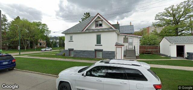 Larawan ng 235 Eugenie Street sa Winnipeg, Manitoba