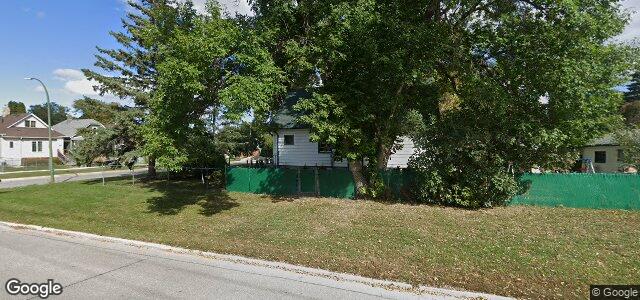 Larawan ng 300 Eugenie Street sa Winnipeg, Manitoba