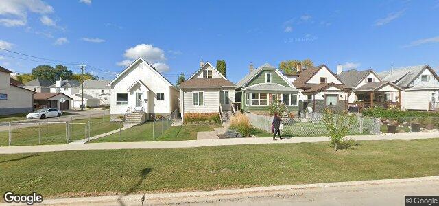 Larawan ng 301 Eugenie Street sa Winnipeg, Manitoba