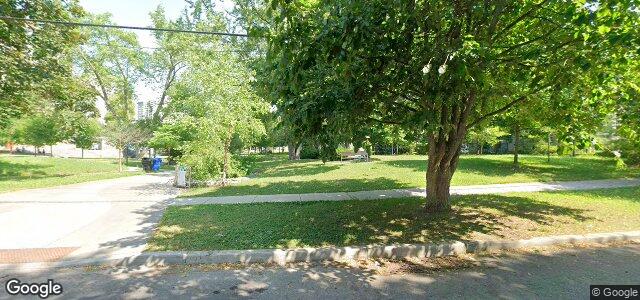 Larawan ng 72 Hillcrest Avenue sa Winnipeg, Manitoba