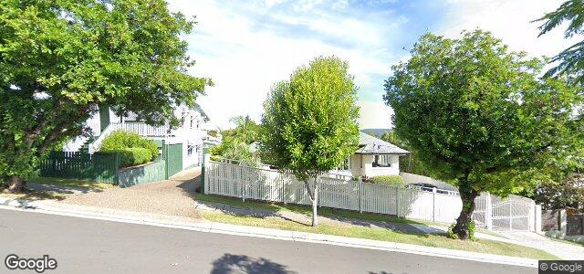 Larawan ng 102 Lloyd Street sa Winnipeg, Manitoba