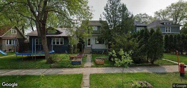 Larawan ng 102 Monck Avenue sa Winnipeg, Manitoba