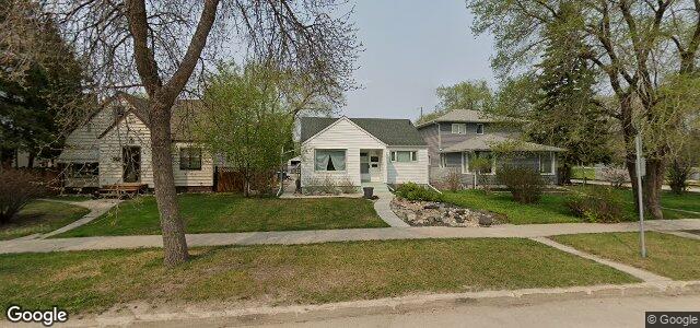 Larawan ng 207 Pinedale Avenue sa Winnipeg, Manitoba