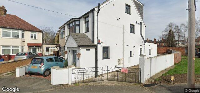 Larawan ng 30 Ferndale Avenue sa Winnipeg, Manitoba