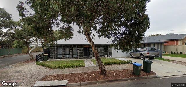 Larawan ng 45 Lloyd Street sa Winnipeg, Manitoba