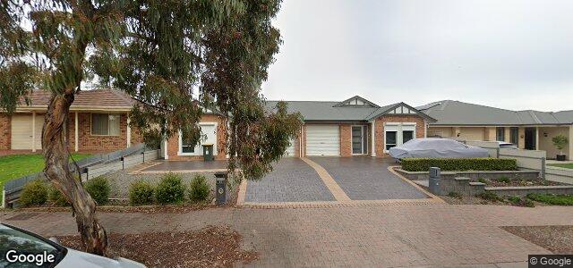 Larawan ng 52 Lloyd Street sa Winnipeg, Manitoba