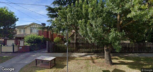 Larawan ng 75 Lloyd Street sa Winnipeg, Manitoba