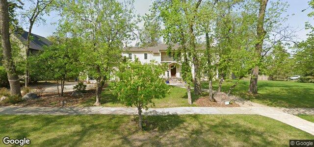 Larawan ng 100 Lamont Boulevard sa Winnipeg, Manitoba