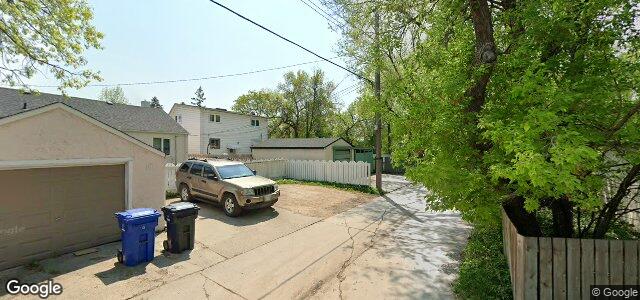 Larawan ng 111 Kenaston Boulevard sa Winnipeg, Manitoba