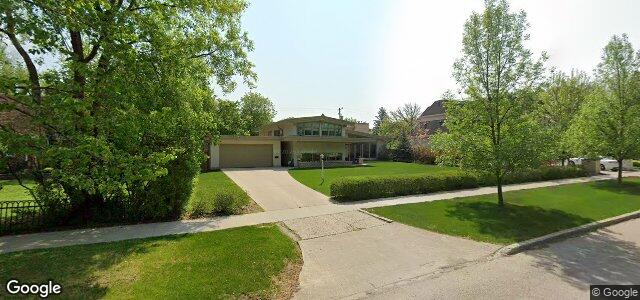 Larawan ng 215 Lamont Boulevard sa Winnipeg, Manitoba